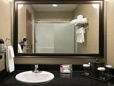 Hotel Ramada By Wyndham Conklin Esterno foto